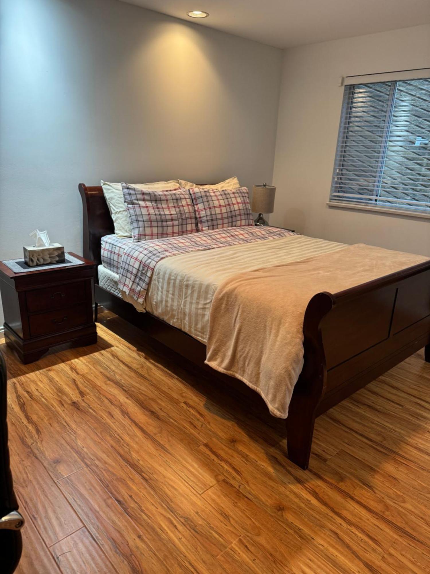 Beautiful Modern Suite ノースバンクーバー エクステリア 写真