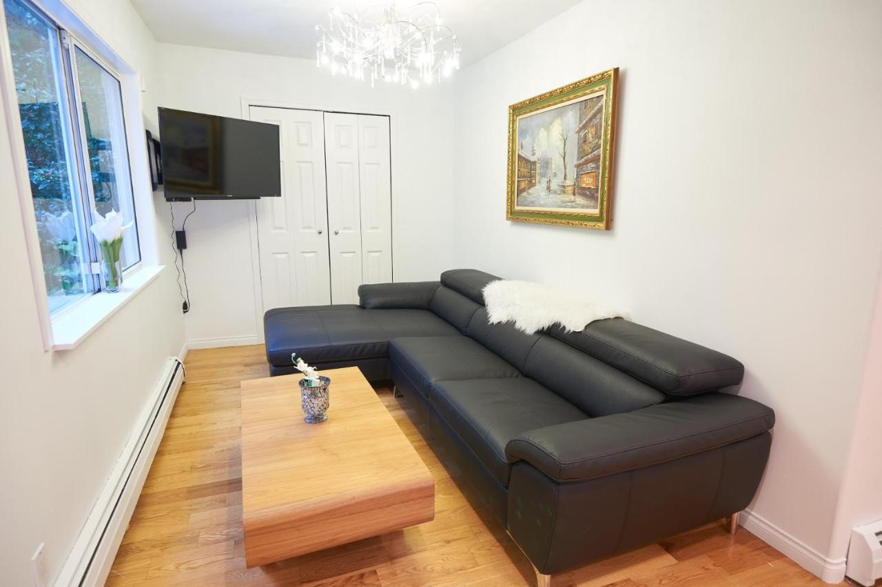 Beautiful Modern Suite ノースバンクーバー エクステリア 写真
